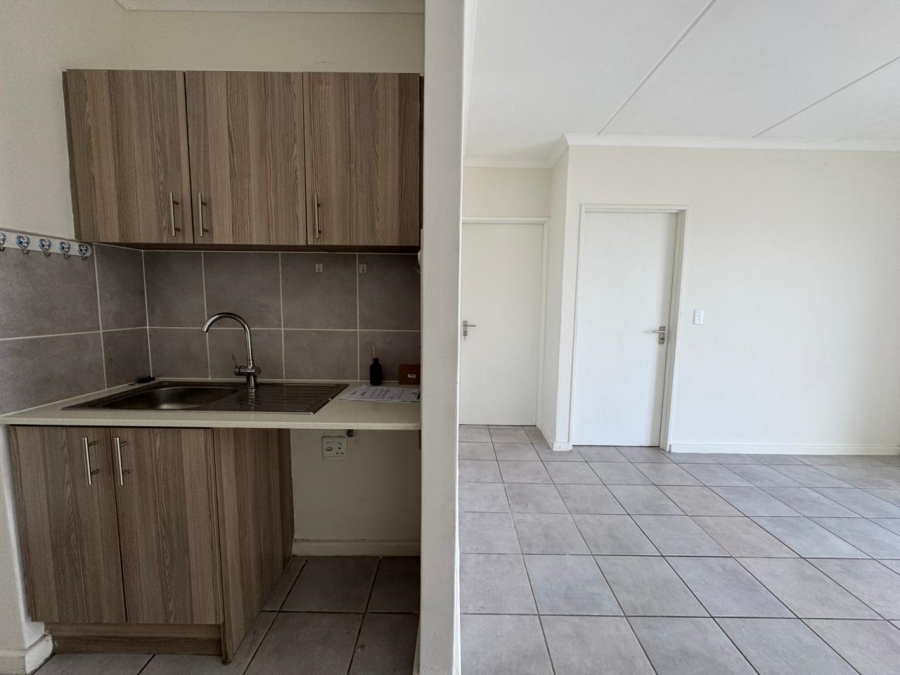 To Let 2 Bedroom Property for Rent in Heather Park Western Cape